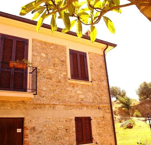 Hétvégi ház Agriturismo Due Torri *